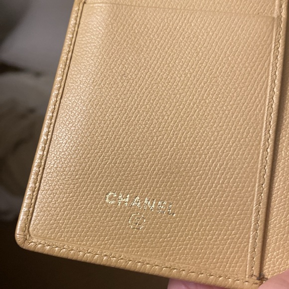 Chanel Wallet - Picture 16 of 17